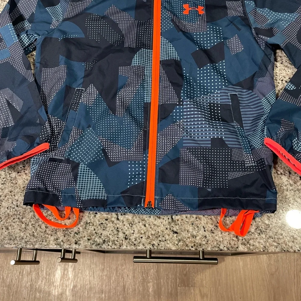 Under Armour Boys Navy Blue & Orange Hooded Windbreaker sackpack Jacket